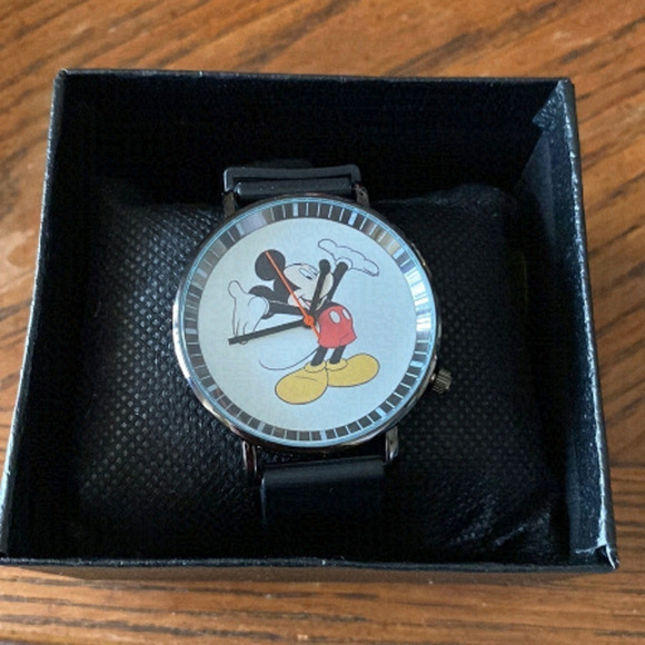 Mickey Mouse Ladies  Watch Large Round Face - Picture 1 of 10